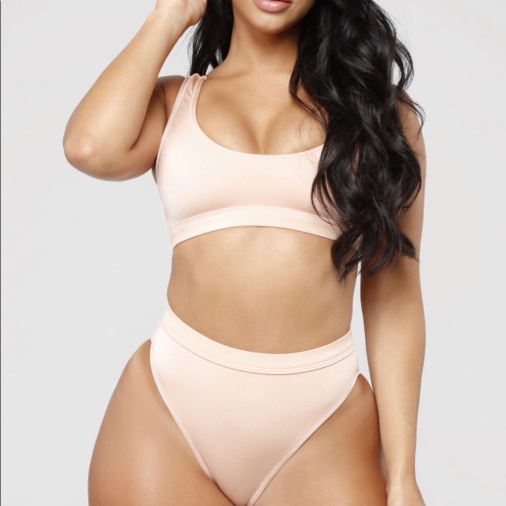 High waisted bikini in Nude